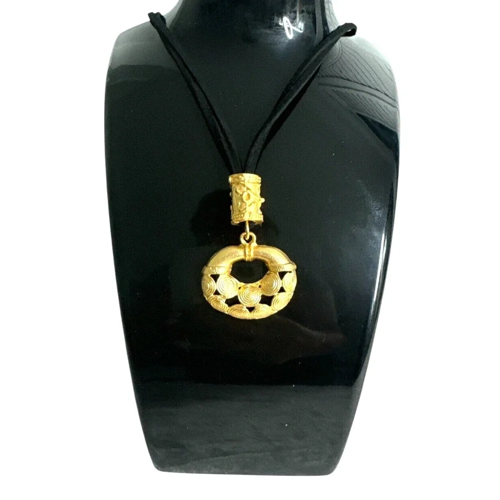 Arte Chibcha Pre‑Colombian Gold‑Plated Pendant on Velvet‎ Cord